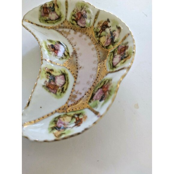 Vintage Crescent Shaped Pair of Victorian Style Side Dishes(Courting Couple) - Picture 11 of 12